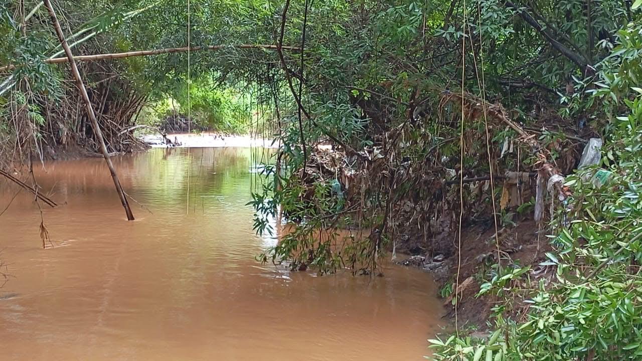 Foto 7 de 8 — Bombeiros retomam buscas por mãe e filho desaparecidos em Ibitinga após enxurrada